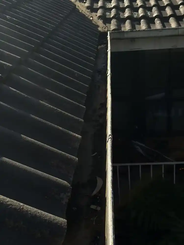 Close owner-supplied view into a gutter channel